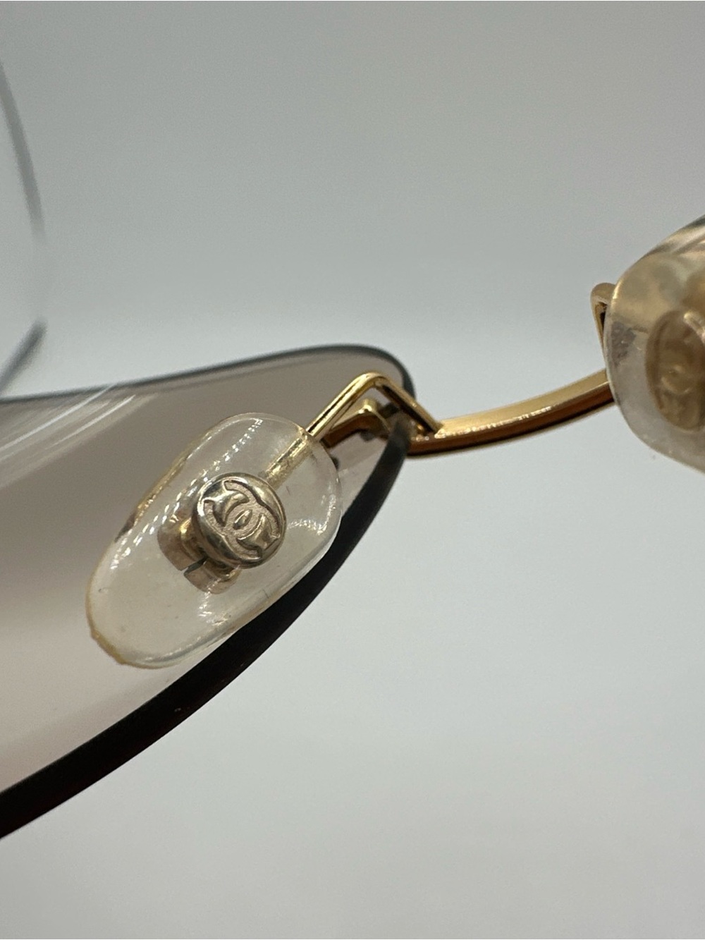CHANEL Gold CC Logo Gradient Sunglasses - Picture 2 of 13